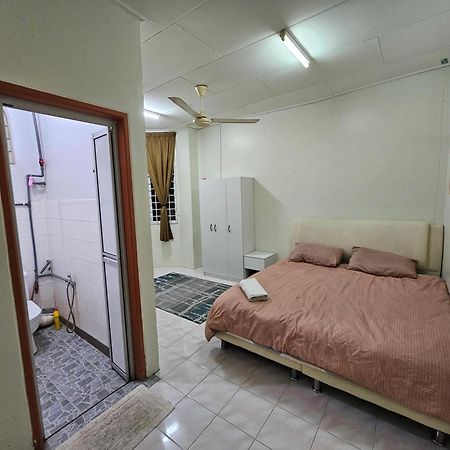 Ruhani Homestay 3 Kb - 4 Bedroom Fully Airconditioned With Wifi & Netflix Kota Bharu Exterior photo