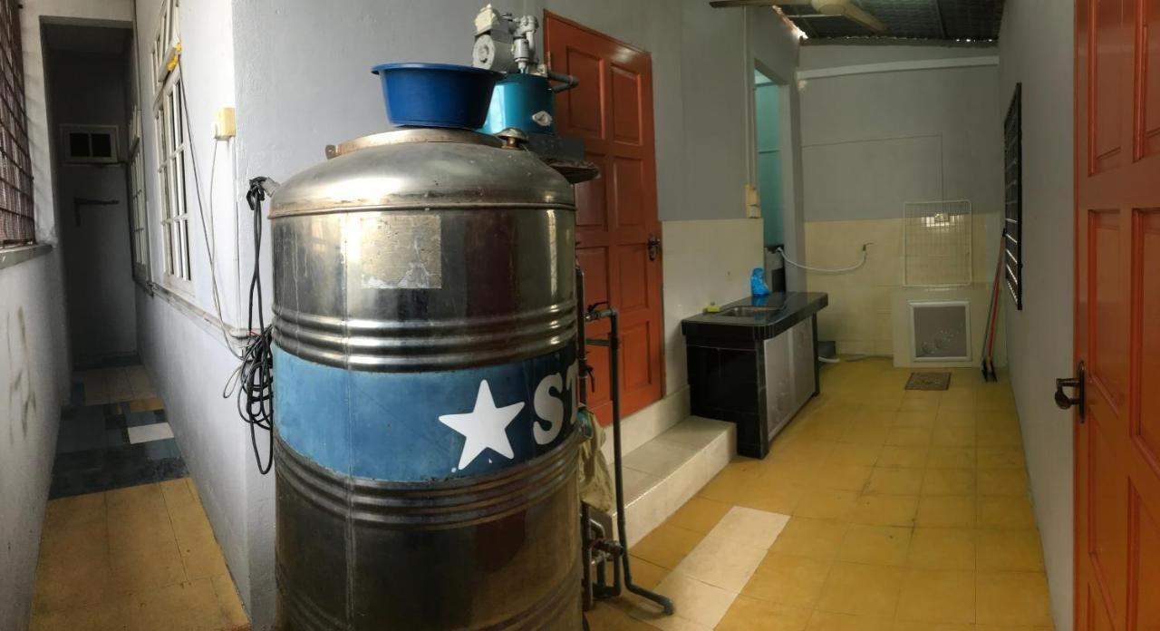 Ruhani Homestay 3 Kb - 4 Bedroom Fully Airconditioned With Wifi & Netflix Kota Bharu Exterior photo