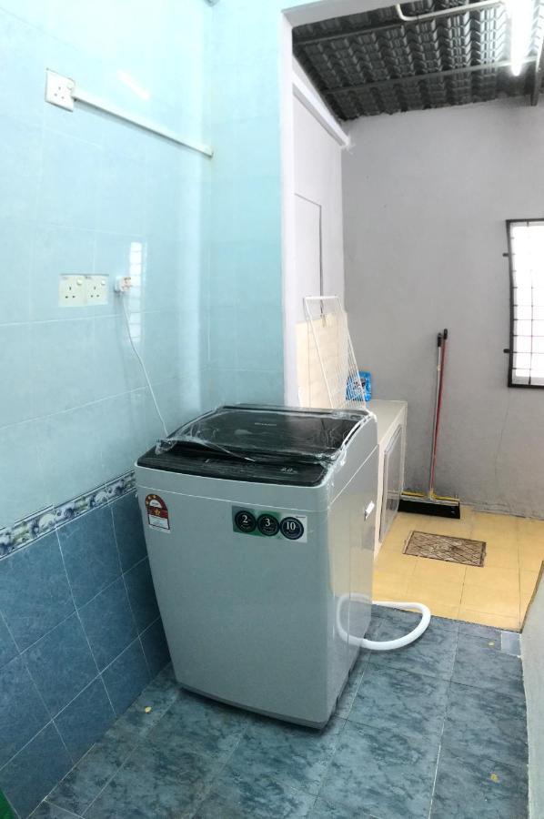 Ruhani Homestay 3 Kb - 4 Bedroom Fully Airconditioned With Wifi & Netflix Kota Bharu Exterior photo