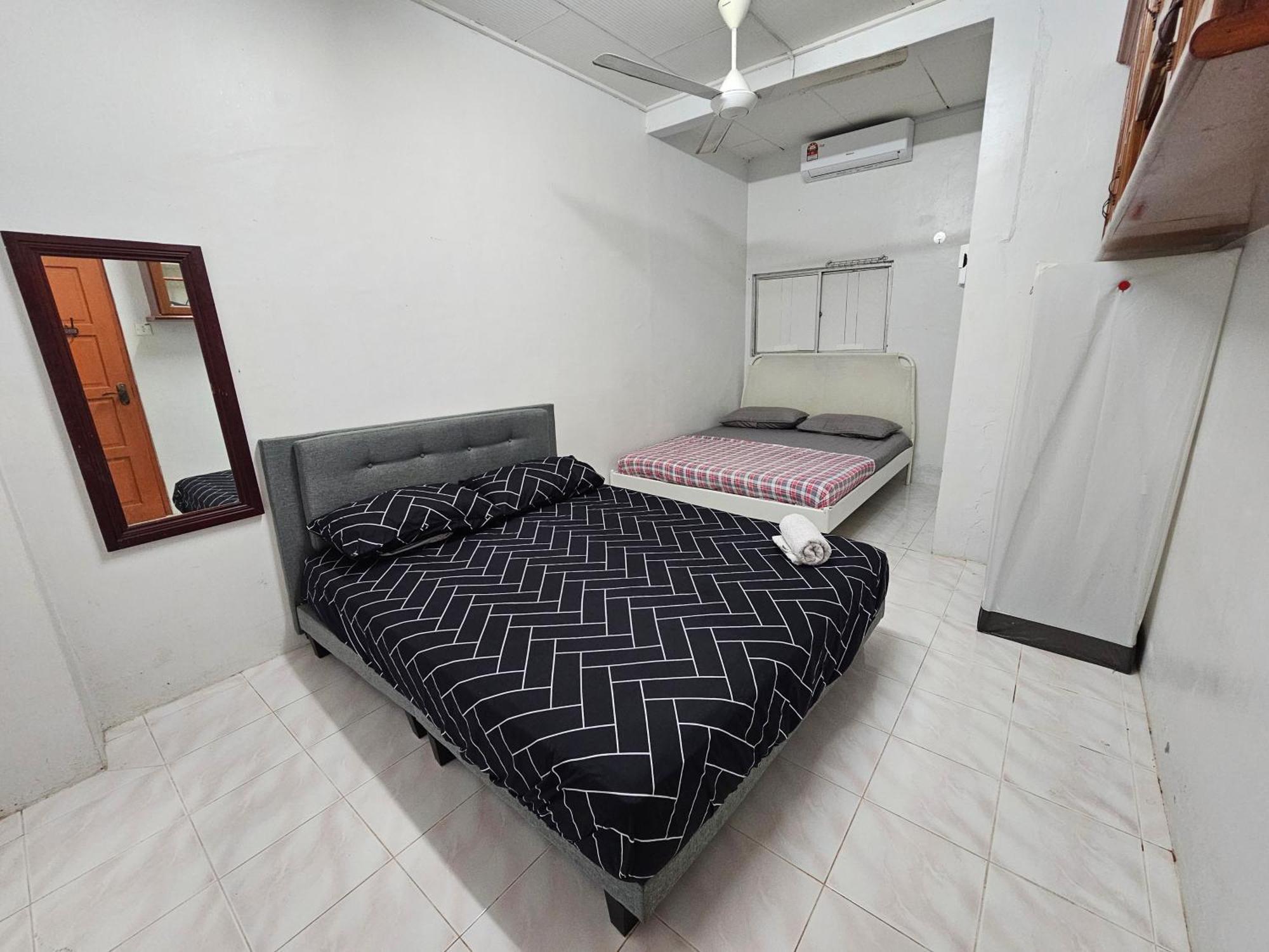 Ruhani Homestay 3 Kb - 4 Bedroom Fully Airconditioned With Wifi & Netflix Kota Bharu Exterior photo
