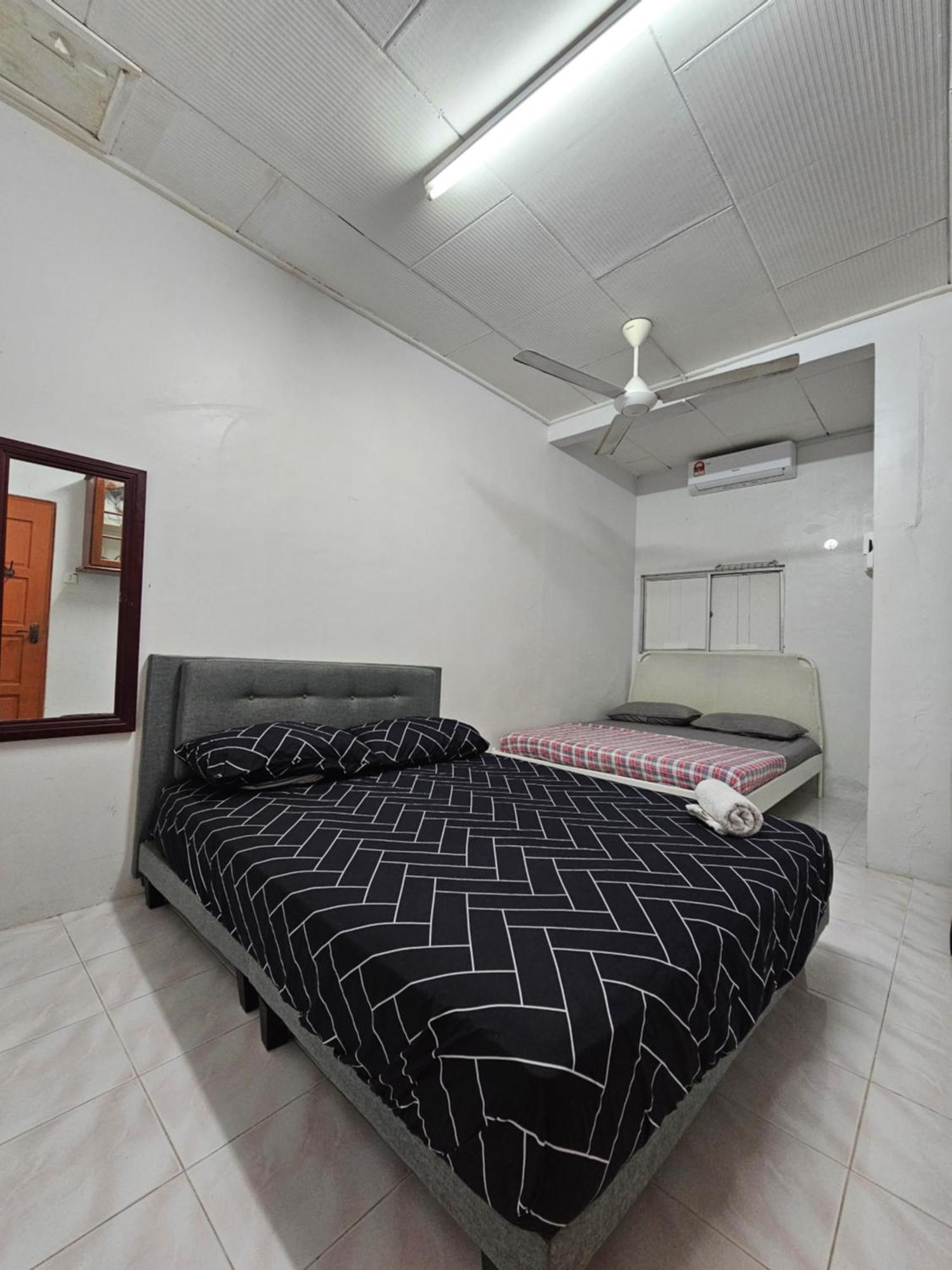 Ruhani Homestay 3 Kb - 4 Bedroom Fully Airconditioned With Wifi & Netflix Kota Bharu Exterior photo