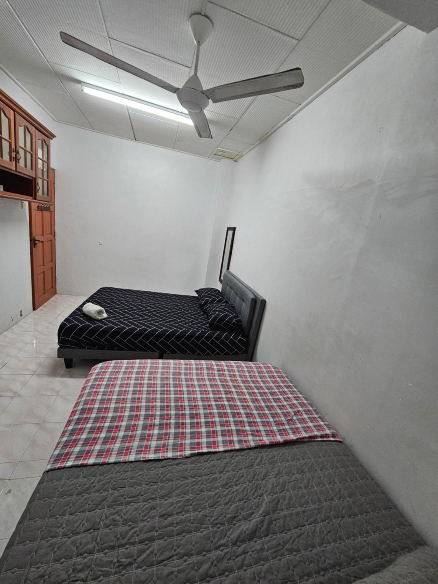 Ruhani Homestay 3 Kb - 4 Bedroom Fully Airconditioned With Wifi & Netflix Kota Bharu Exterior photo
