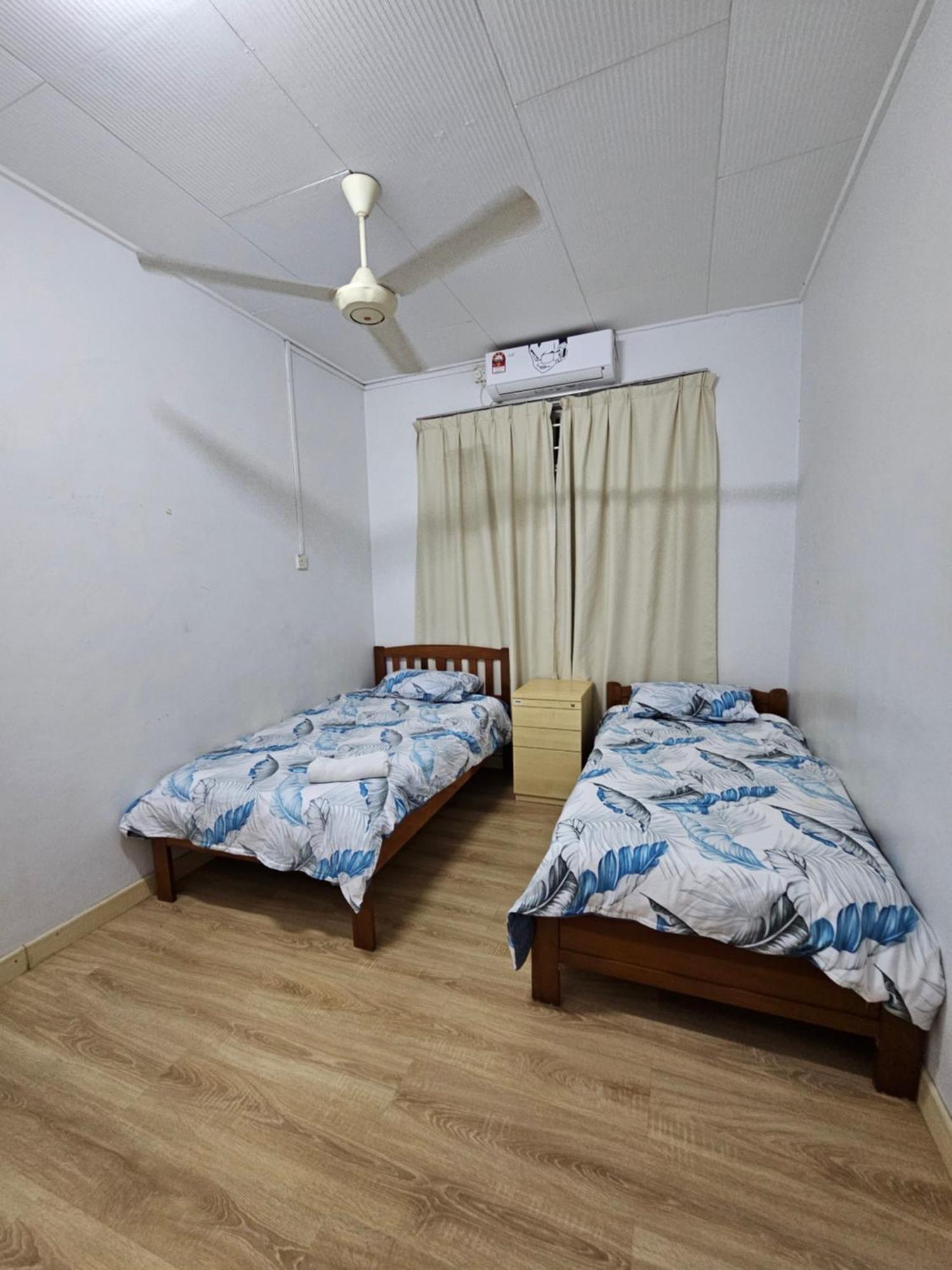 Ruhani Homestay 3 Kb - 4 Bedroom Fully Airconditioned With Wifi & Netflix Kota Bharu Exterior photo
