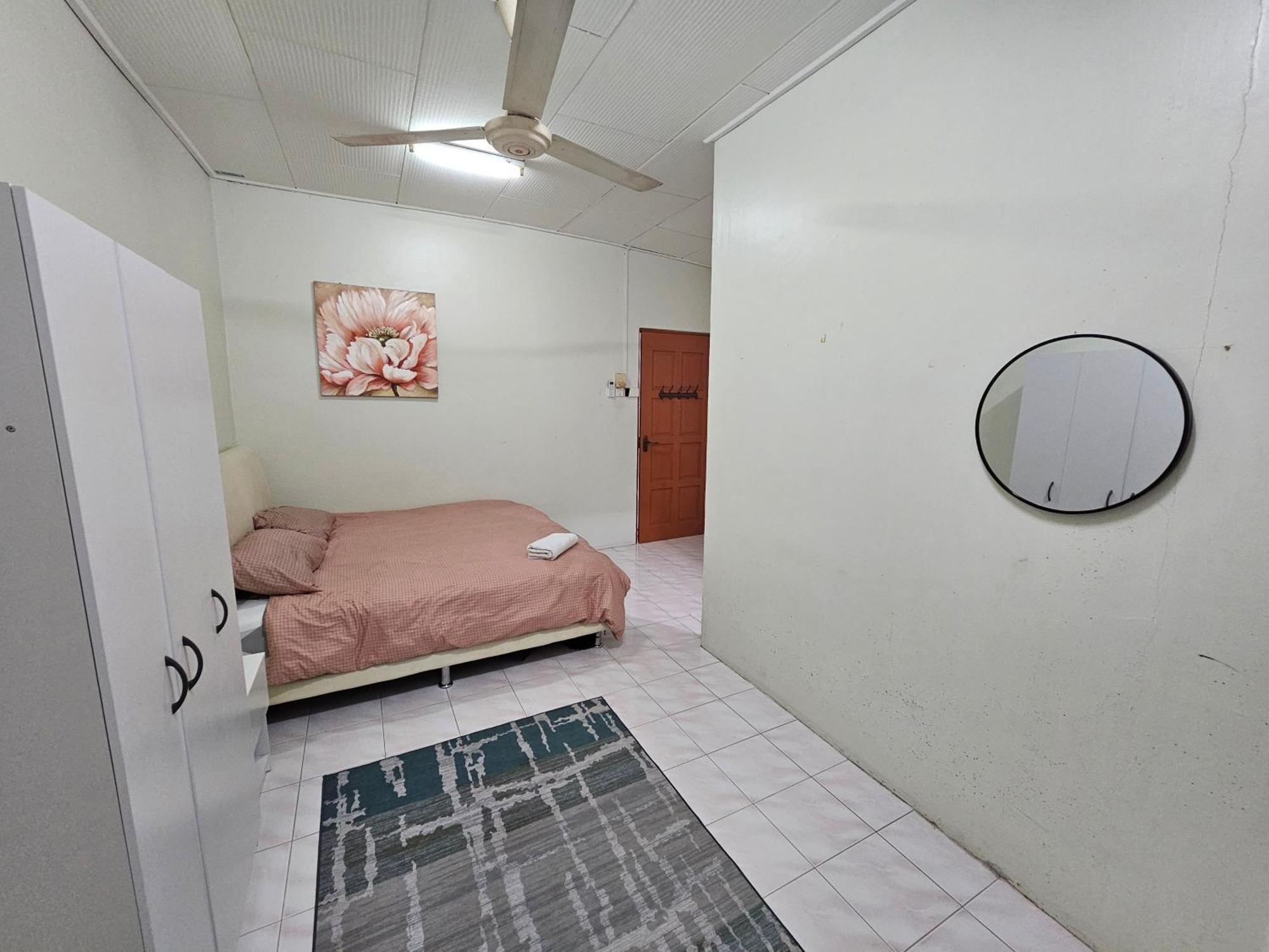 Ruhani Homestay 3 Kb - 4 Bedroom Fully Airconditioned With Wifi & Netflix Kota Bharu Exterior photo